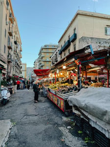 Straßenmarkt in Palermo
